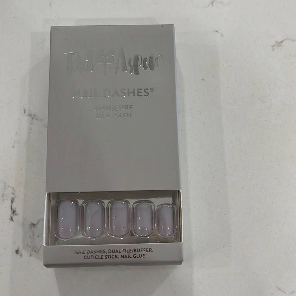 Red Aspen Nail Dashes